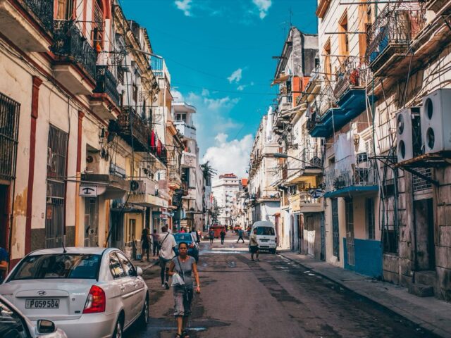 Quelle carte SIM locale pour internet à Cuba