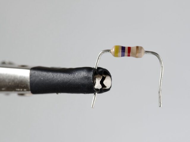 Astuces pour dépanner micro‑ondes et petit électroménager