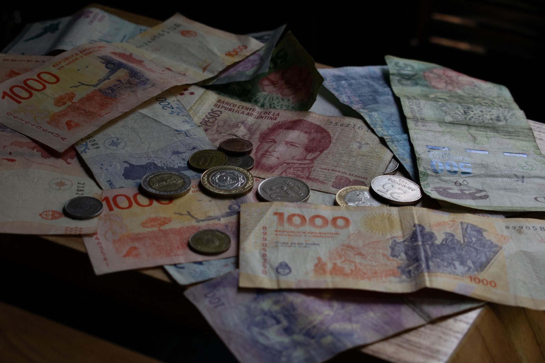 Gérer un budget quotidien en pesos et MLC à Cuba